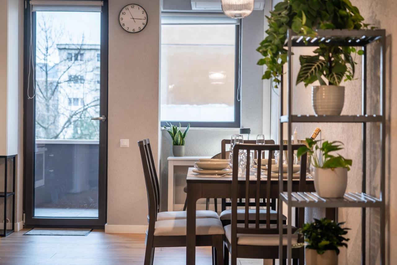 Modern Urban Escape @the Office With Parking Space